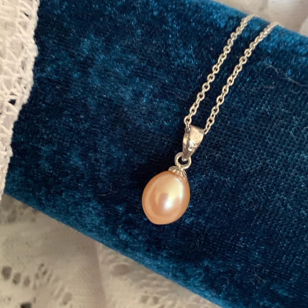 FRESH WATER Pink Pearl Necklace        NWOT
